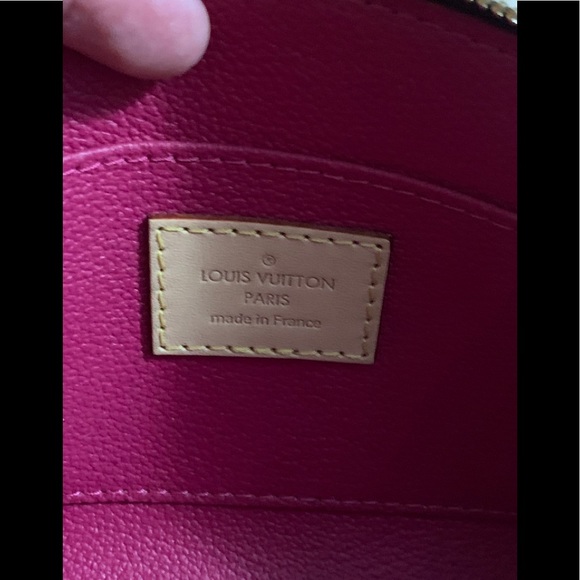 ❌GONE❌Louis Vuitton Le Patches cosmetic pouch PM - Picture 7 of 8